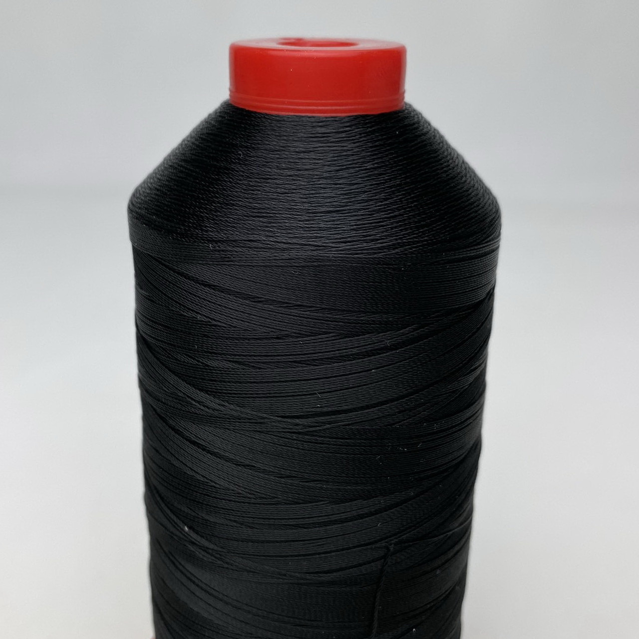 Нитка POLYART (ПоліАРТ) N30 колір 901 чорний, довжина 2500м детальна фотка