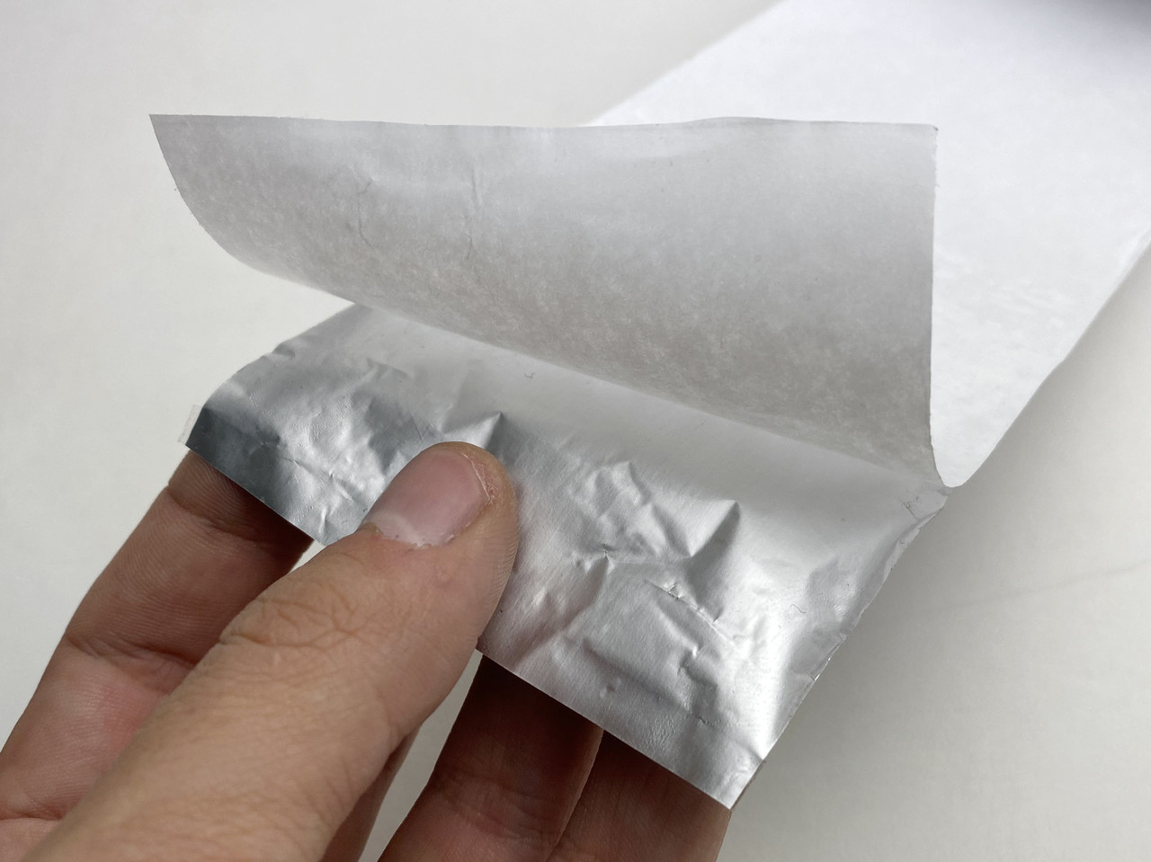 Скотч алюминиевый ФЛ-30, ширина 75 мм для проклейки стыков шумоизоляции, длина 50м детальная фотка