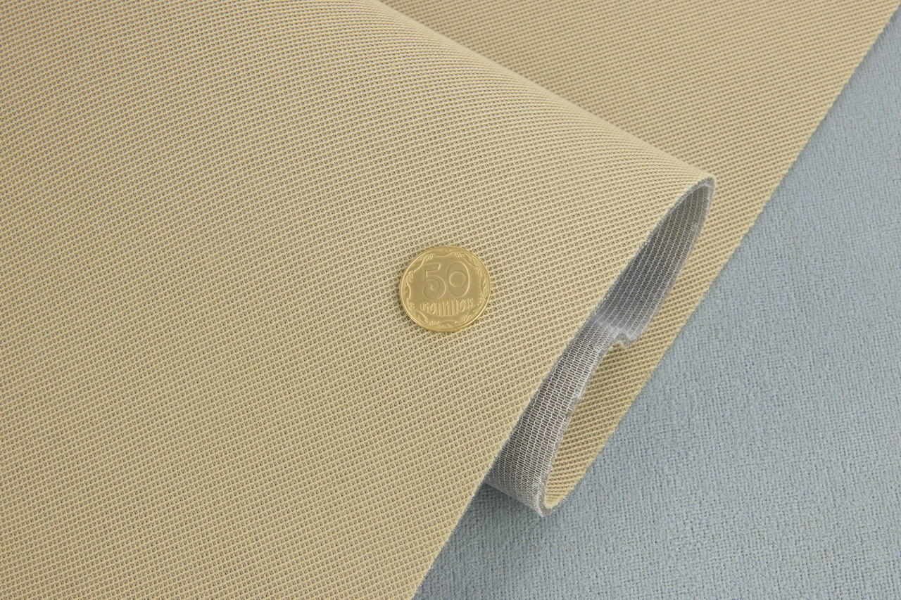 Ткань потолочная цвет бежевая Koper Beige на поролоне 2,8 мм с сеткой, ширина 1.80 метра детальная фотка